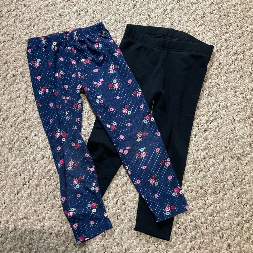2 Pack Bundle of Girls Stretch Leggings Sizes 4 and 5 Black and Blue Floral